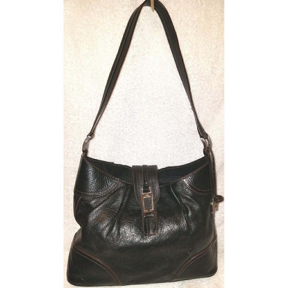 Etienne Aigner black leather shoulder handbag with a strap cover